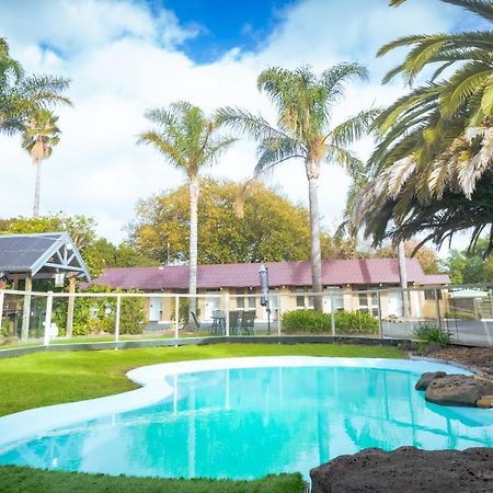 Tropicana Motor Inn Коув Экстерьер фото