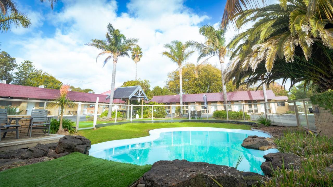 Tropicana Motor Inn Коув Экстерьер фото