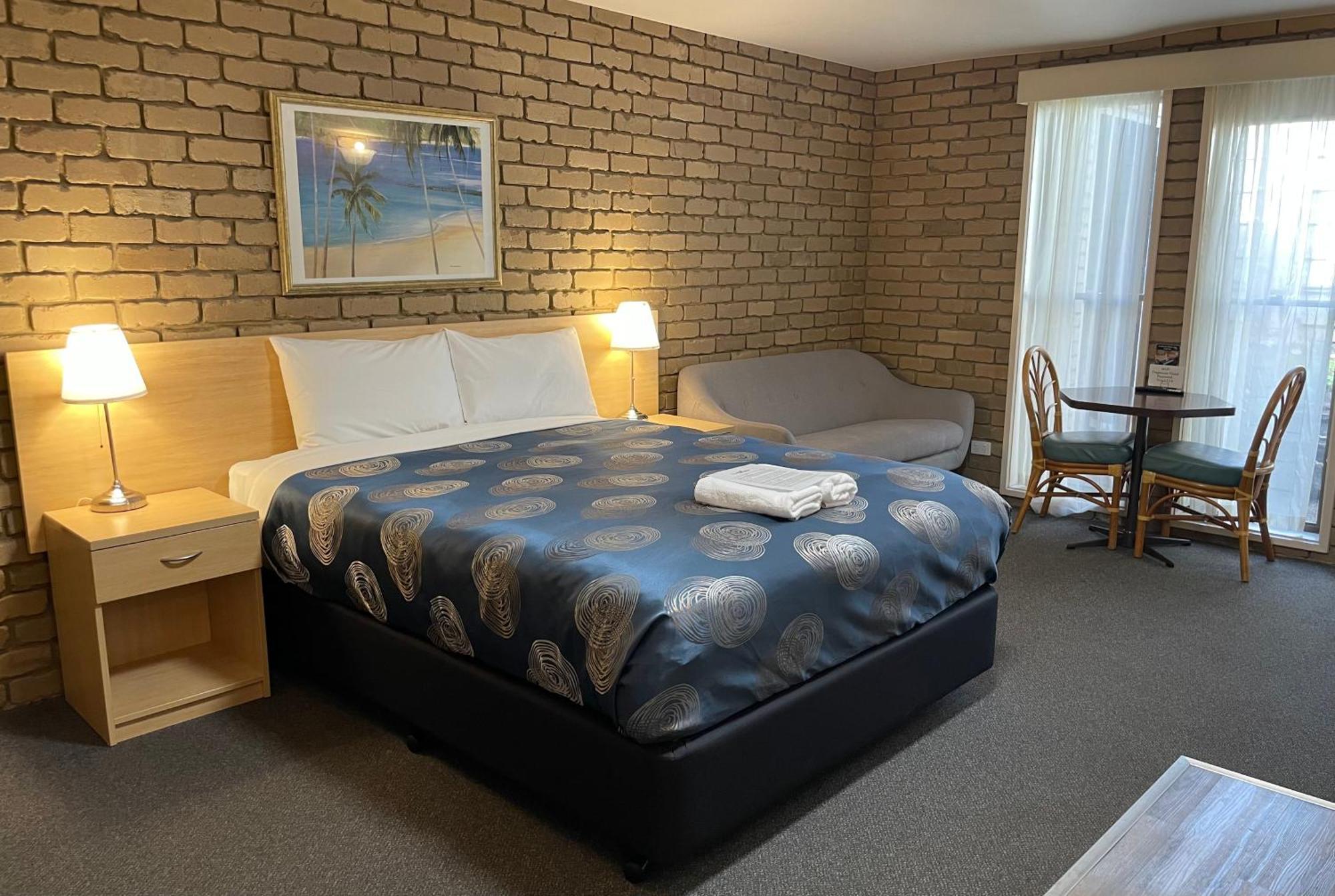 Tropicana Motor Inn Коув Экстерьер фото