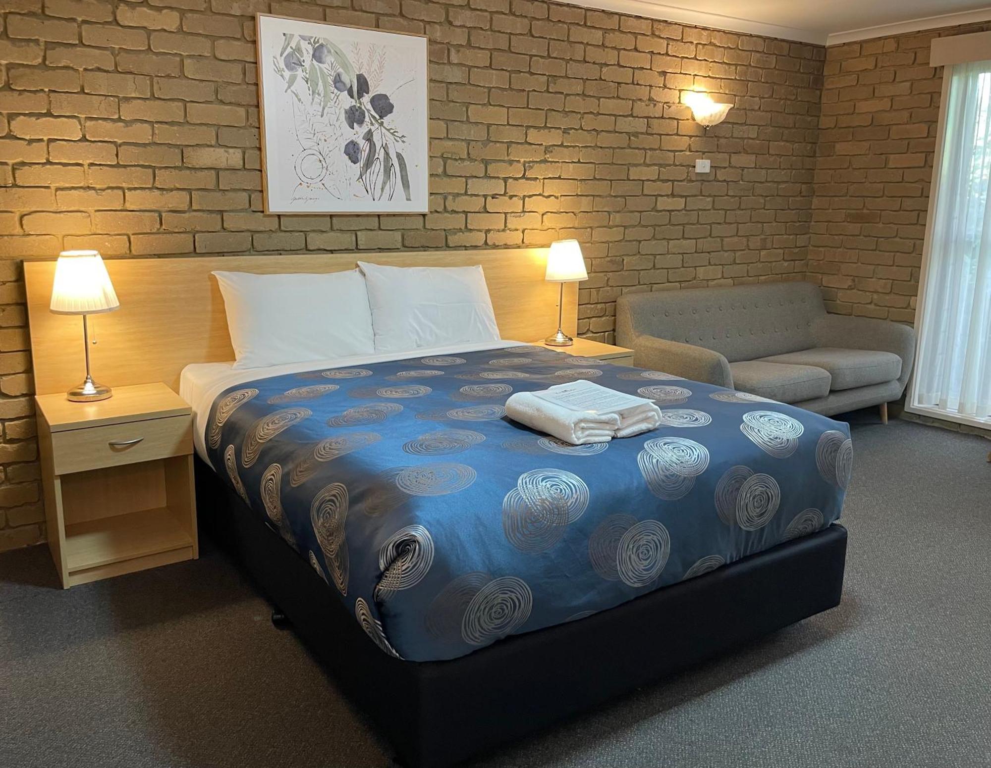Tropicana Motor Inn Коув Экстерьер фото